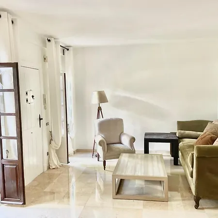 Apartment Puente Romano Senorio De