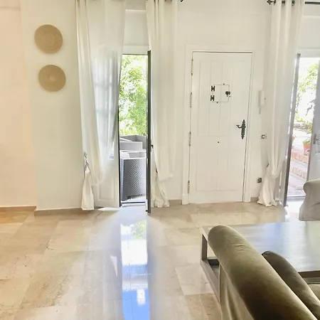 Apartment Puente Romano Senorio De